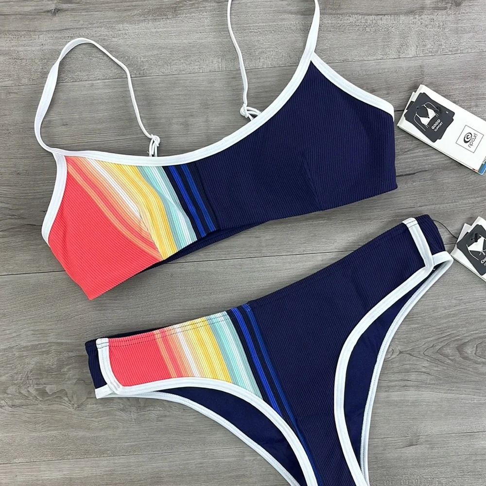 ☀️RIP CURL☀️ SAYULITA STRIPE CROP
SAYULITA STRIPE CHEEKY BIKINI SET - Picture 5 of 13